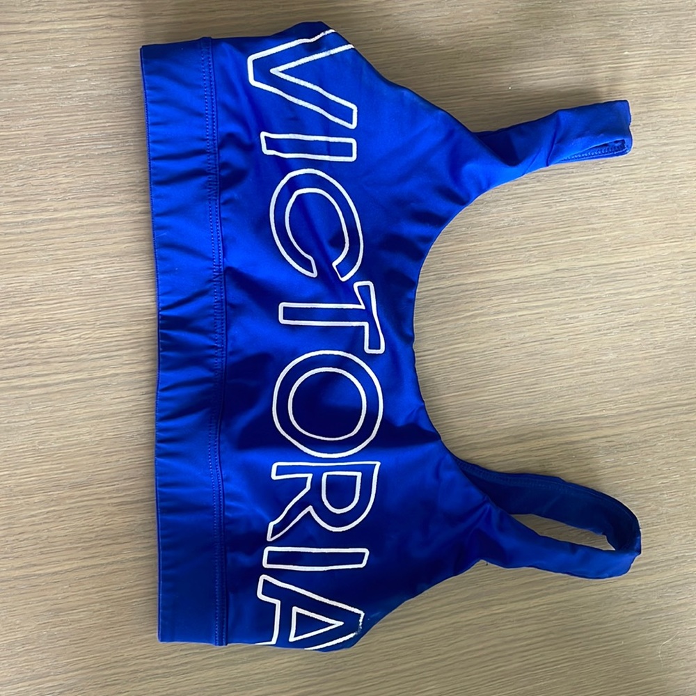 Size medium VS sports bra
